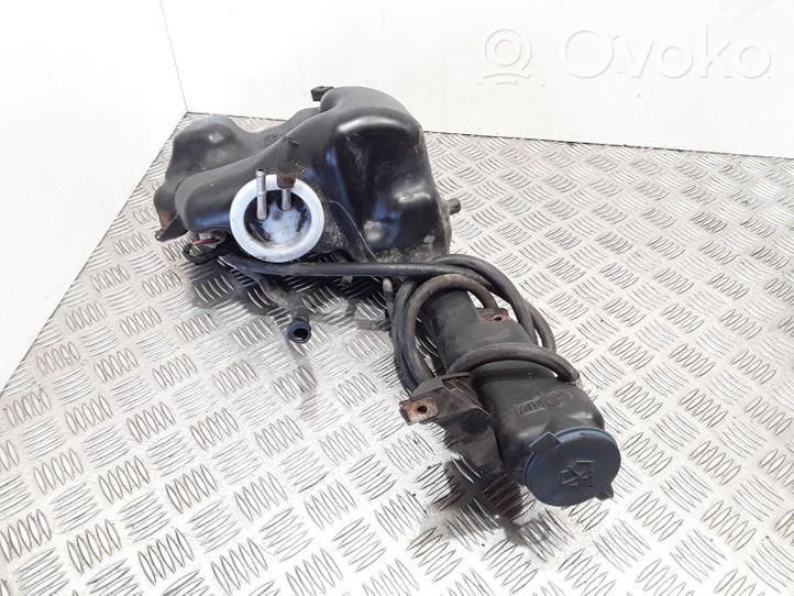 Mercedes-Benz E W212 Réservoir de liquide lave-glace A2048602260