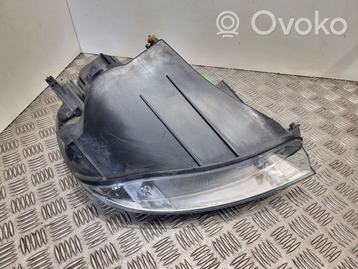 Ford Fiesta Lampa przednia 2S6X13K046A