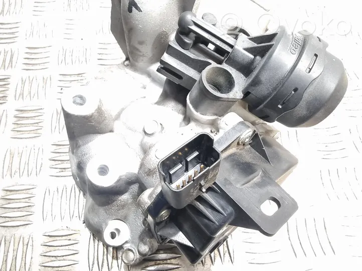 Ford Focus EGR valve cooler V29004027