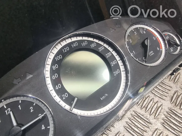 Mercedes-Benz E W212 Compteur de vitesse tableau de bord A2125400548