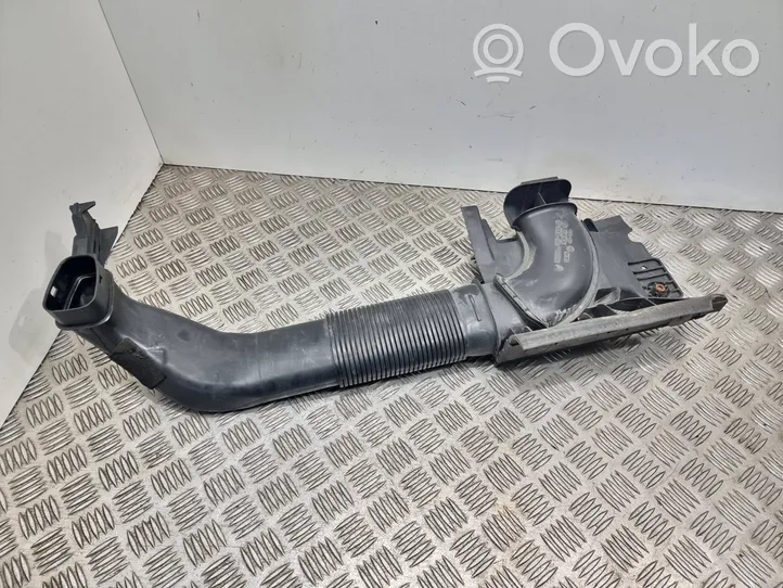 Ford Mondeo MK IV Część rury dolotu powietrza 1062008S01