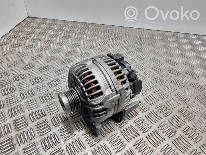 Volkswagen PASSAT B7 Alternator 03C903023S