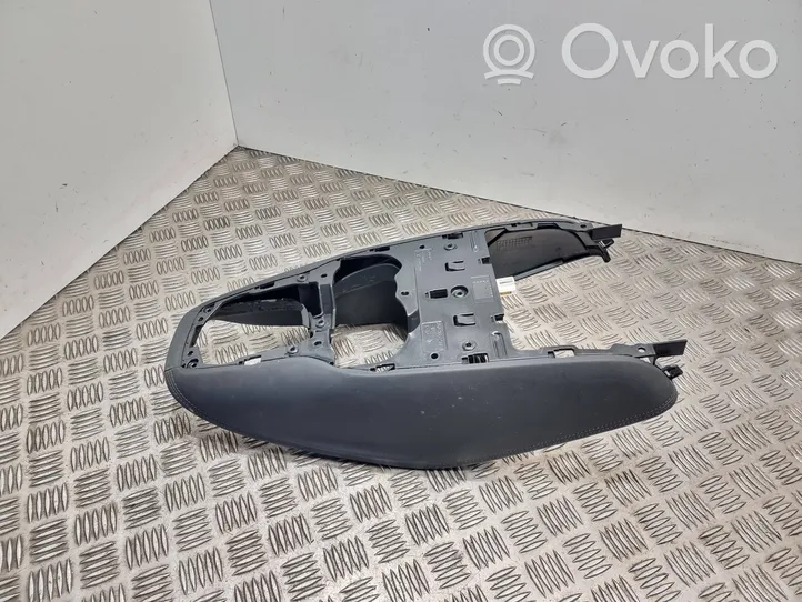 Audi A1 Muu keskikonsolin (tunnelimalli) elementti 8X0863241A