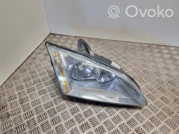 Ford Focus Lampa przednia 4M5113W029AD