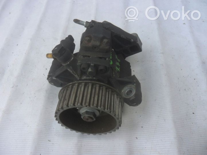 Renault Clio III Pompe d'injection de carburant à haute pression 8200430599