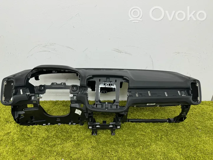 Volvo XC40 Deska rozdzielcza 