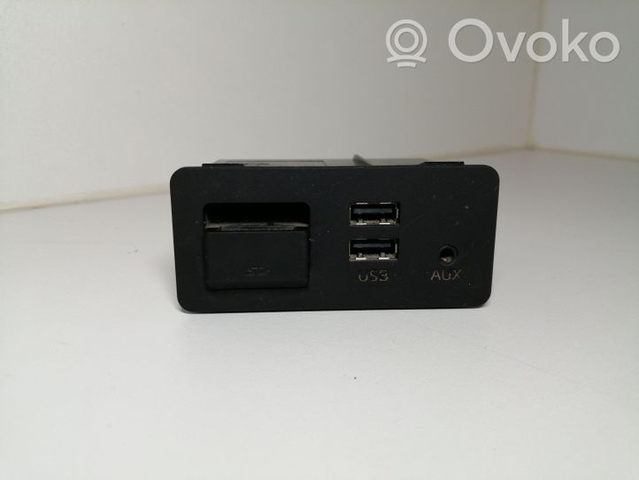 Mazda CX-3 Connettore plug in USB D09H669U0B