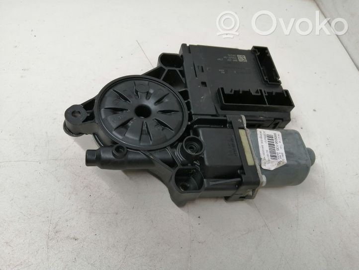 Volkswagen PASSAT B6 Motorino alzacristalli della portiera anteriore 0130822451