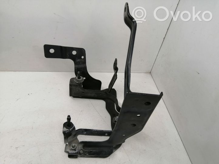 Ford Transit -  Tourneo Connect Supporto di montaggio della pompa del servosterzo 3M513K738AC