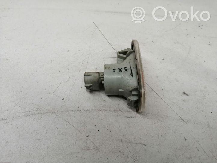 Toyota RAV 4 (XA40) Indicatore di direzione del parafango anteriore 015E130294