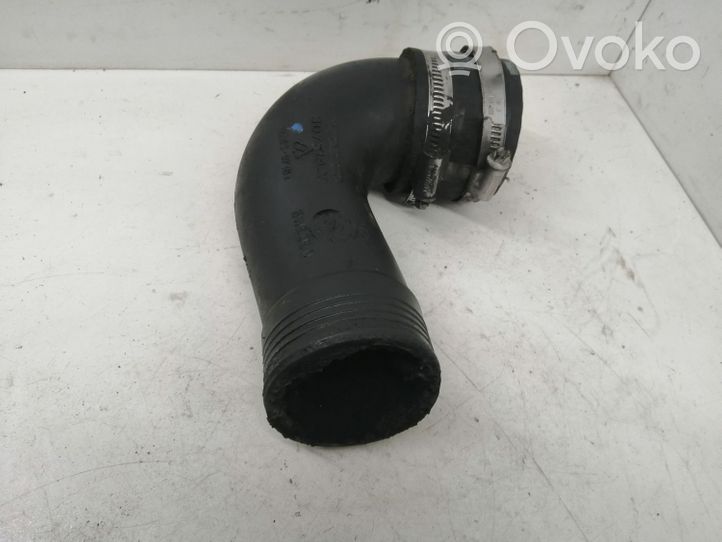 Volvo XC70 Tube d'admission de tuyau de refroidisseur intermédiaire 30751920