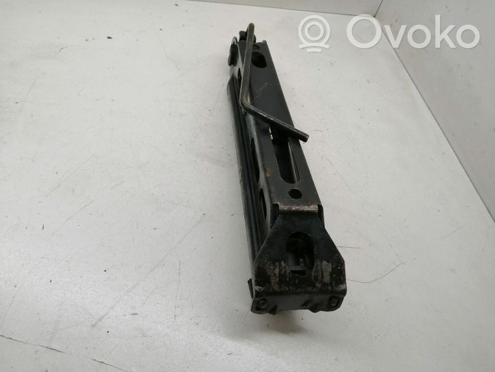 Toyota Verso Tunkki 90497285