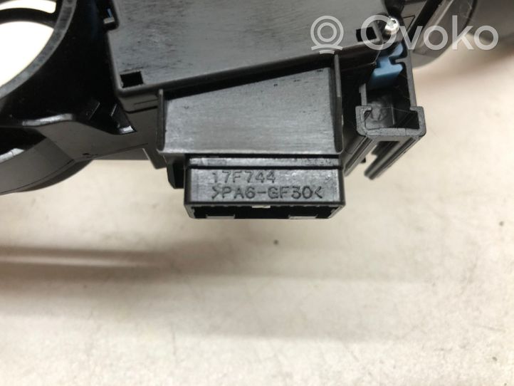 Toyota Prius+ (ZVW40) Leva/interruttore dell’indicatore di direzione e tergicristallo 17F744