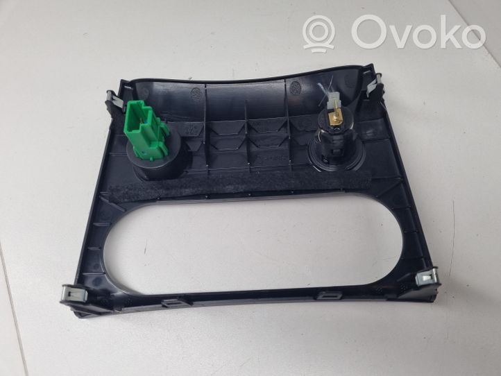 Nissan Qashqai+2 Console centrale, commande chauffage/clim A00270A77000