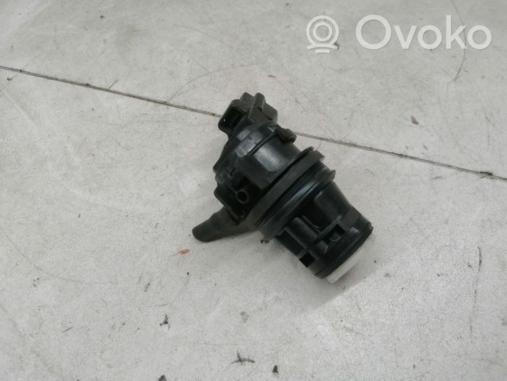 Toyota RAV 4 (XA40) Tuulilasi tuulilasinpesimen pumppu 8533060190