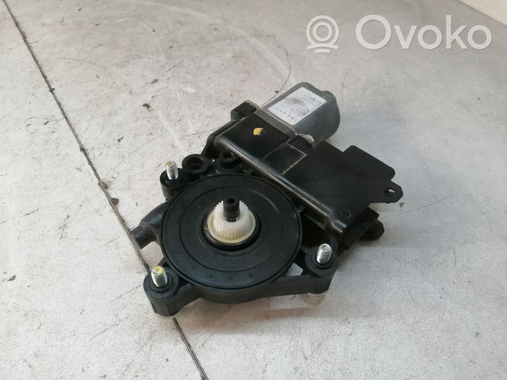 Hyundai i20 (GB IB) Moteur de lève-vitre de porte avant 82450C8010