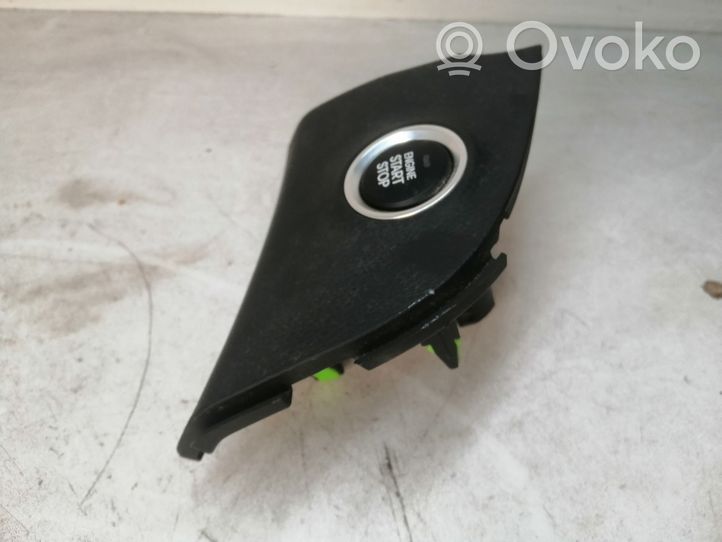 Hyundai i30 Interruttore a pulsante start e stop motore 84735A6100