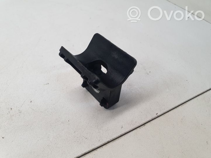 Chevrolet Cruze Radiator mount bracket 13250318