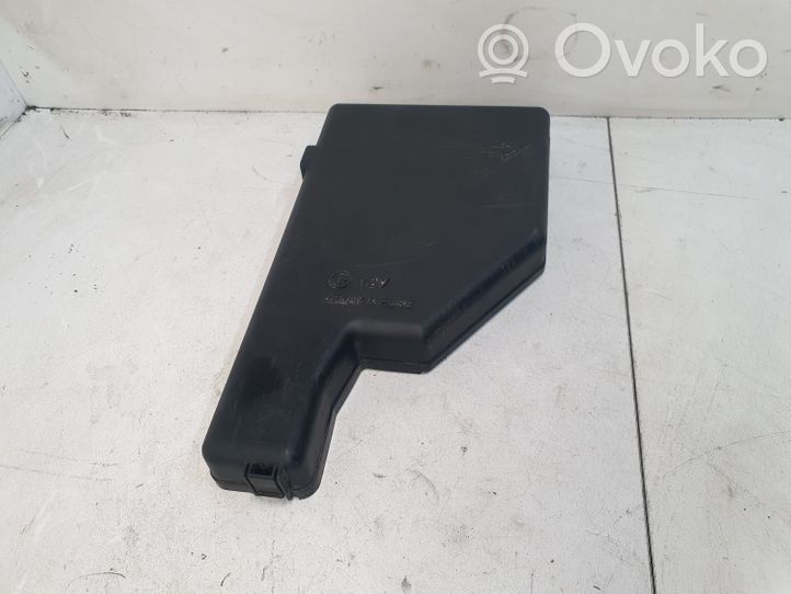 Toyota Prius (XW20) Coperchio scatola dei fusibili 8644YA1