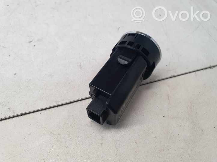 Toyota Yaris Bouton poussoir de démarrage du moteur 15C542B