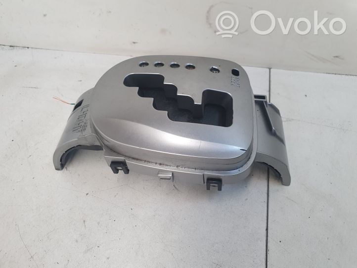 Toyota Yaris Autres éléments de console centrale TG2000010420