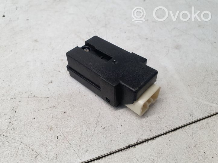 Lexus IS III XE30 Module unité de contrôle d'antenne 8651676010