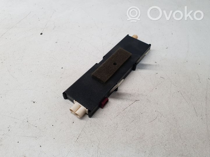 Volkswagen Multivan T5 Amplificatore antenna 15210