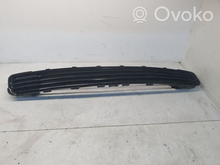 Toyota Prius (XW30) Etupuskurin alempi jäähdytinsäleikkö 5311247040