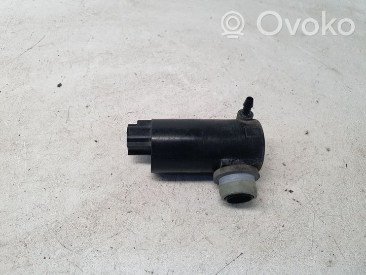 Toyota Avensis T270 Windscreen/windshield washer pump 30891