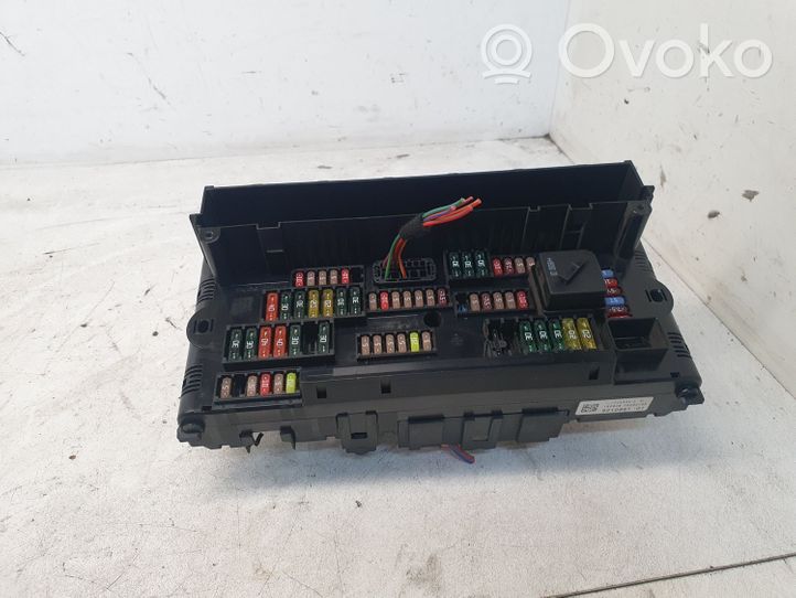 BMW 7 F01 F02 F03 F04 Module de fusibles 921086101