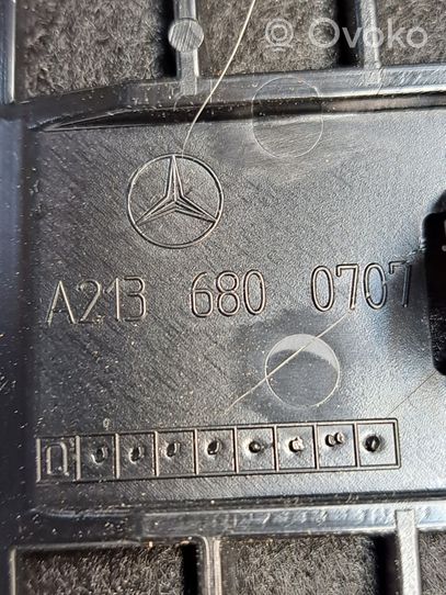 Mercedes-Benz E W213 Rivestimento del vano portaoggetti del cruscotto A2136800707