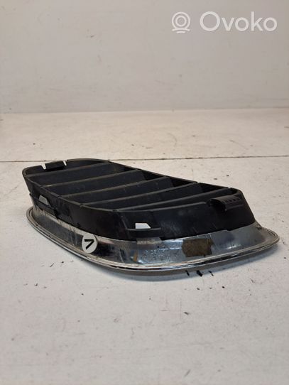 Saab 9-5 Kratka dolna zderzaka przedniego 5336177