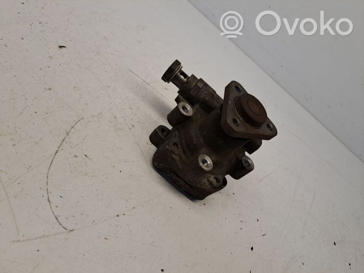 Volkswagen PASSAT B6 Ohjaustehostimen pumppu 3D0145156