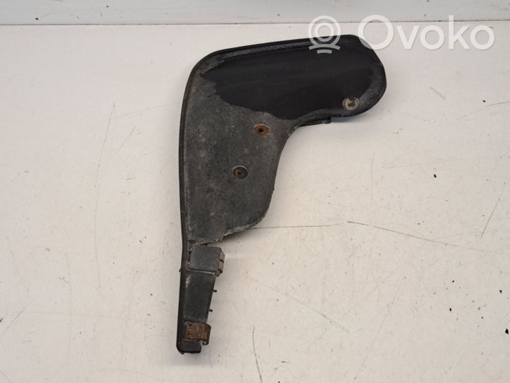 Volkswagen PASSAT B7 Chlpacze przednie 3C0075111