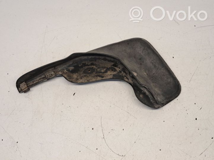 Volkswagen PASSAT B7 Front mudguard 3C0075111