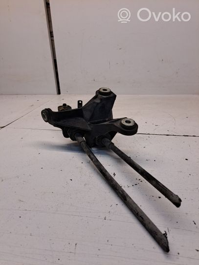 Volkswagen PASSAT B7 Support de câble levier de vitesse 1K0711789