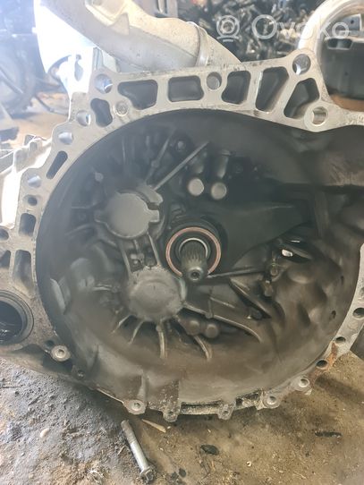 Toyota Avensis T270 Mechaninė 6 pavarų dėžė K281549356