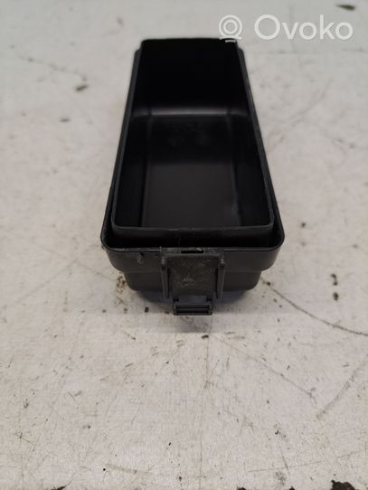 Honda HR-V Relay mounting block 4065