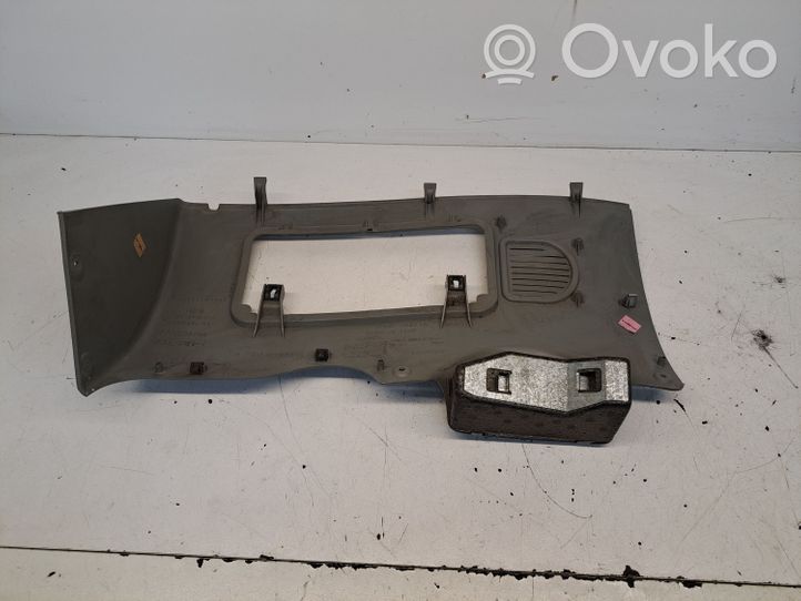 Nissan Kubistar Kojelaudan alempi verhoilu 8200218944