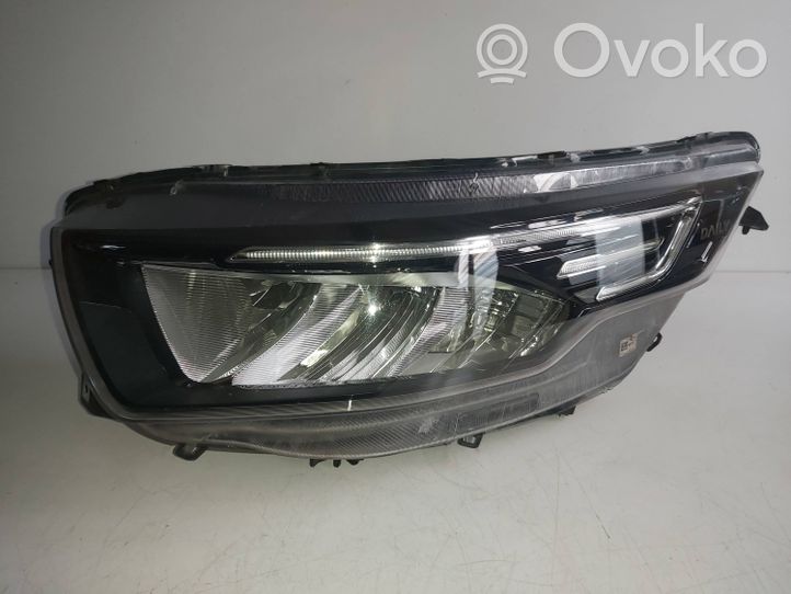 Iveco Daily 6th gen Lampa przednia 05802711800