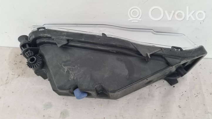 BMW X5 G05 Światło przeciwmgłowe przednie 7406365