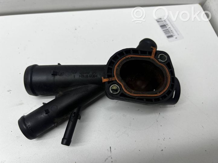 Volkswagen Touran II Tuyau de liquide de refroidissement moteur 03L121131AA