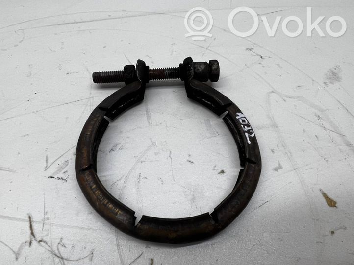 53923110 BMW 5 E60 E61 Muffler pipe connector clamp, 8.39 € | RRR
