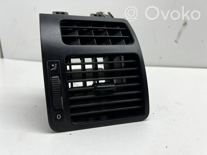 Volkswagen Touran I Copertura griglia di ventilazione laterale cruscotto 1T0819704B