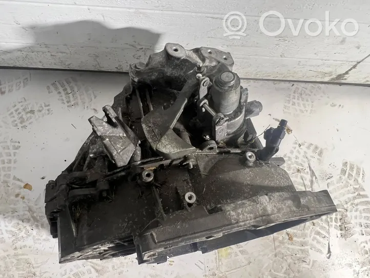 Opel Astra J Mechaninė 6 pavarų dėžė F40