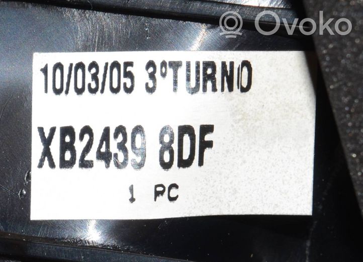 Volkswagen Fox Manualne lusterko boczne drzwi przednich XB24398DF