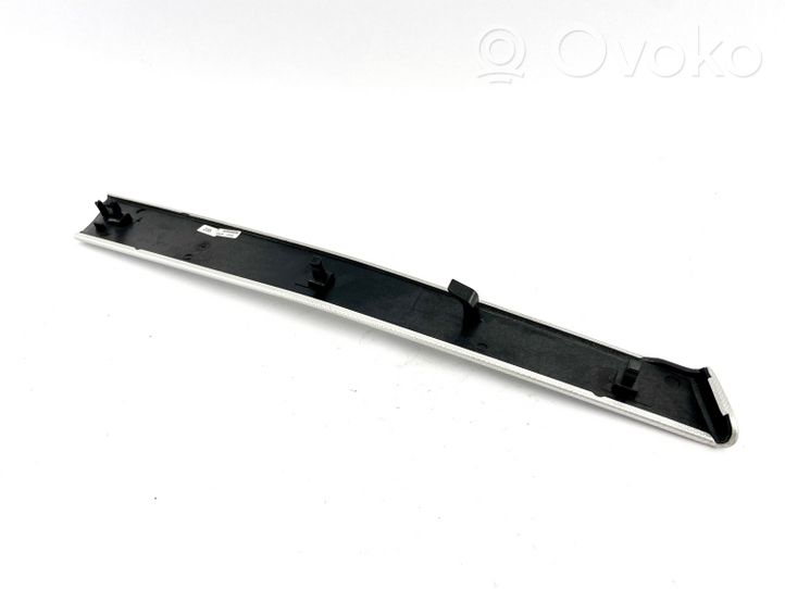 Audi A3 S3 A3 Sportback 8P Barra di rivestimento della portiera anteriore 8P4867410