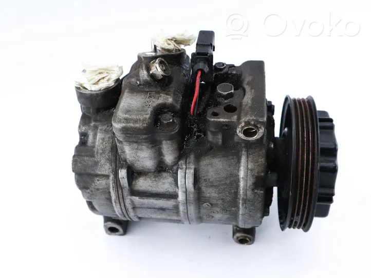 Audi A6 S6 C5 4B Ilmastointilaitteen kompressorin pumppu (A/C) 4B0260805J