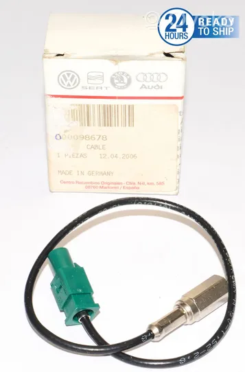 Volkswagen PASSAT B5 Interruttore antenna 000098678