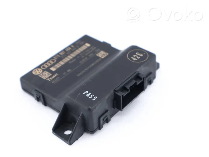 Audi A5 8T 8F Moduł sterowania Gateway 8T0907468H